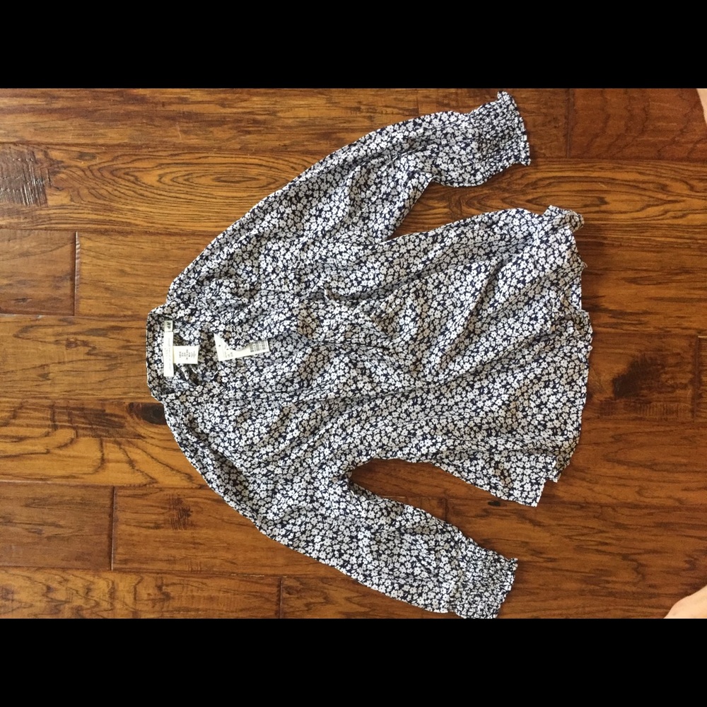 NWT hm blue floral blouse